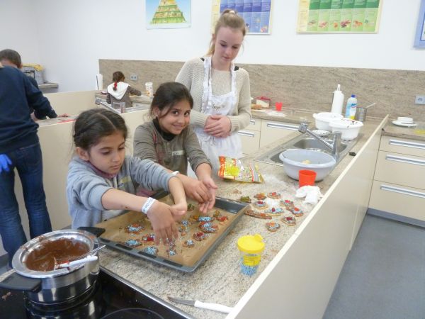 Im Fremden erst den Nächsten seh'n...