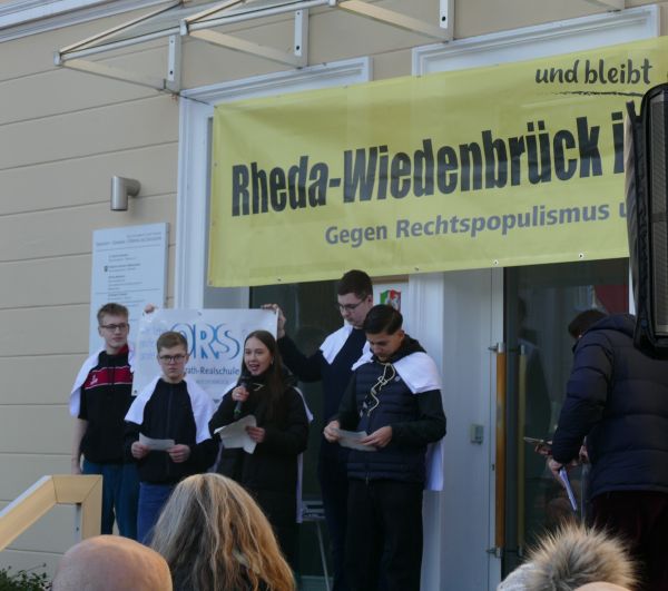 SV der Osterrath-Realschule setzt sich für Demokratie ein